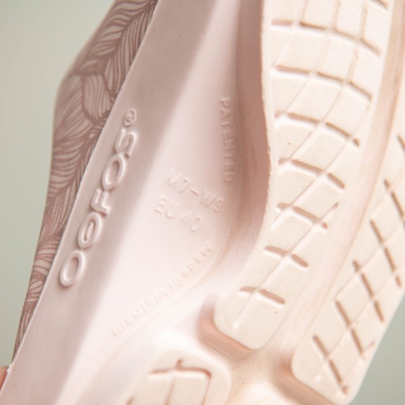OOFOS OOahh Lux Recovery Slides Pink Leaf Floral Sz 9 Orthopedic Ergonomic Yoga - Picture 5 of 5
